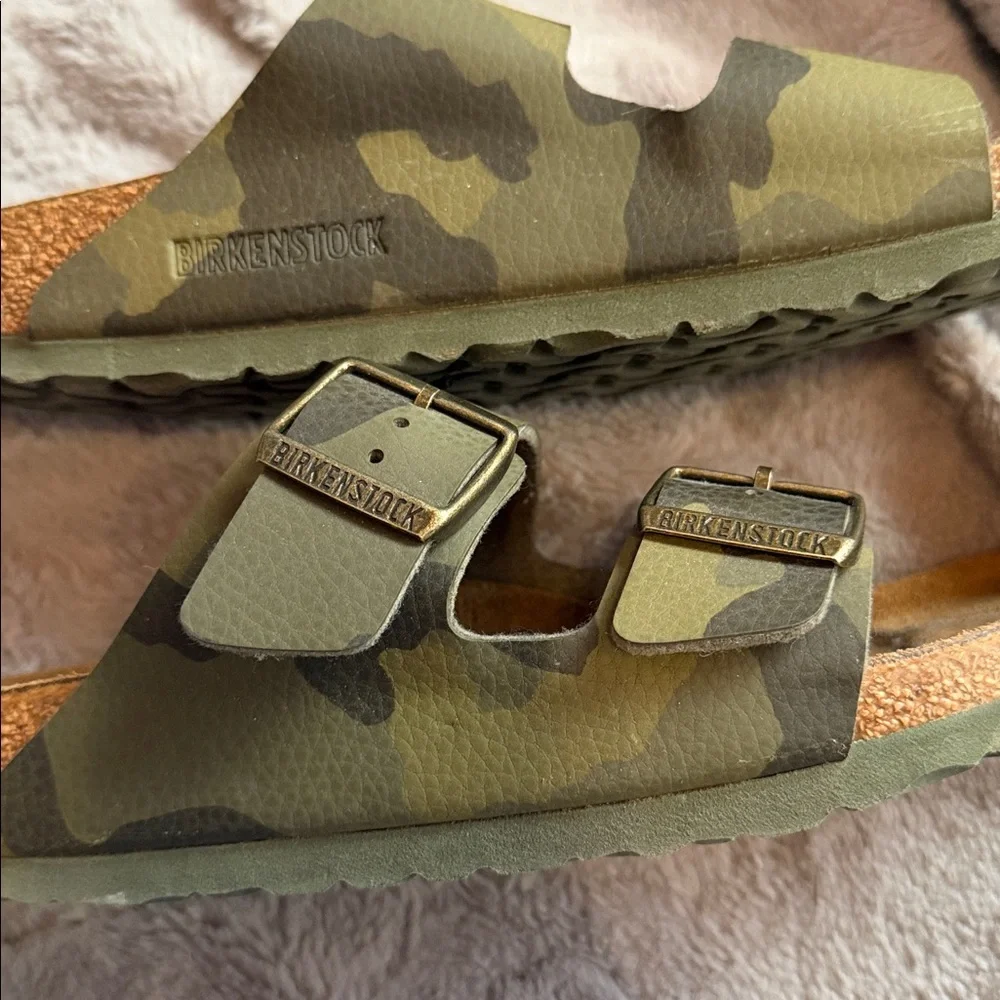 EUC - Birkenstock Arizona Camo Double Buckle Slide Sandals Size 38 - Picture 4 of 9